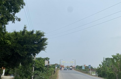 CÂN BÁN : một lô duy nhất mặt đường QL37 ngay sát cầu mây huyện phú bình - Thái Nguyên 337m Fuii TC  MT 15m giá có hơn 10tr/m